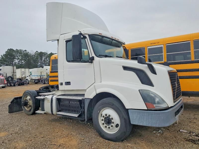 2015 Freightliner Business Class M2 Semi Truck