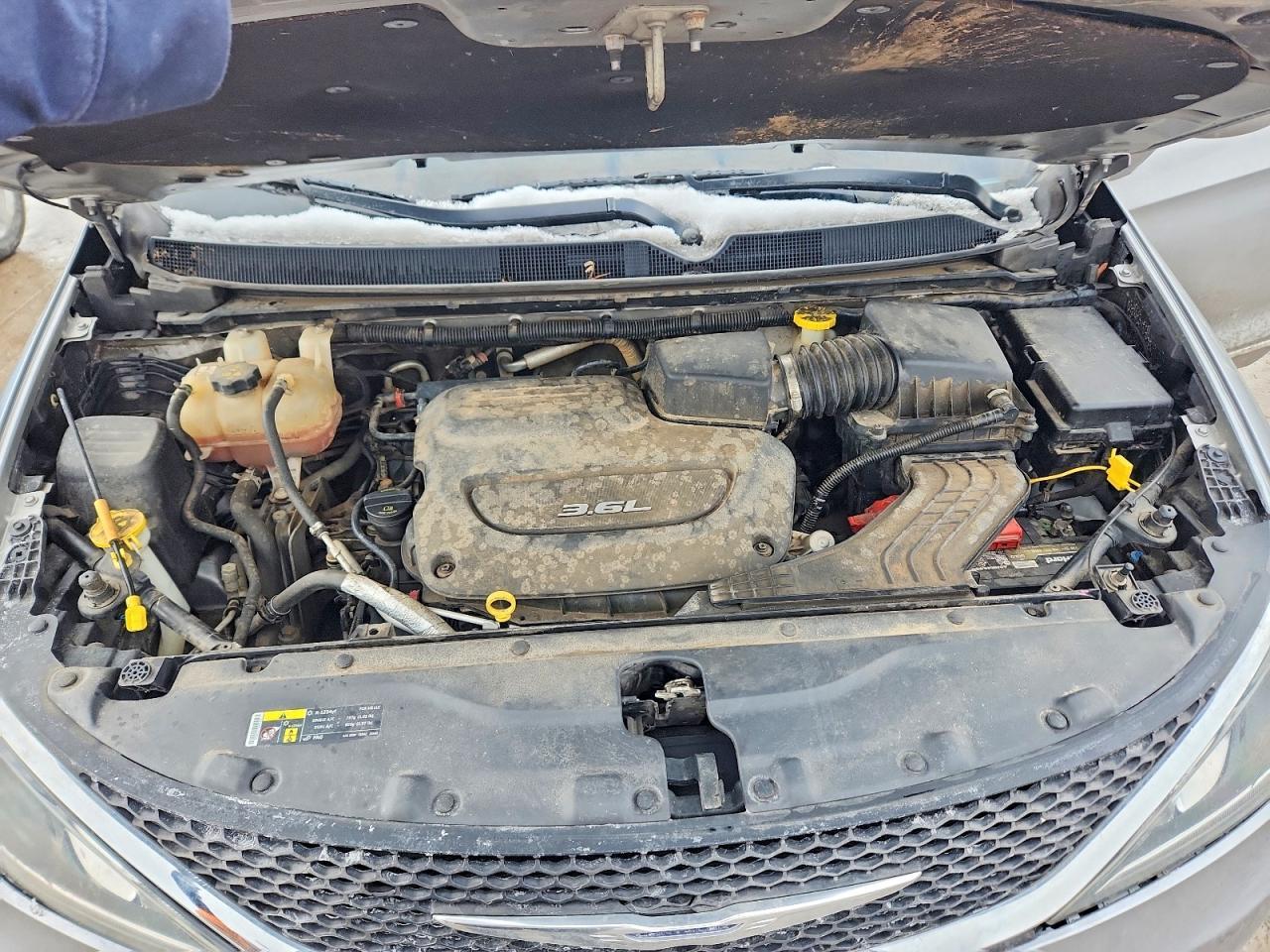 2017 Chrysler Pacifica Touring l