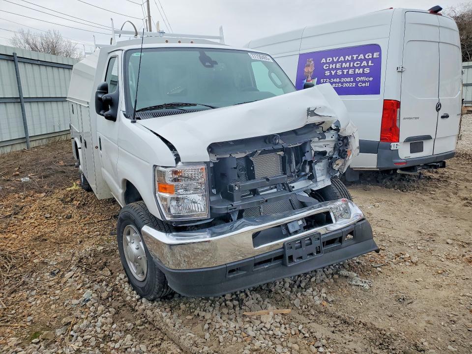 2026 Ford Econoline E350 Super Duty Cutaway Van