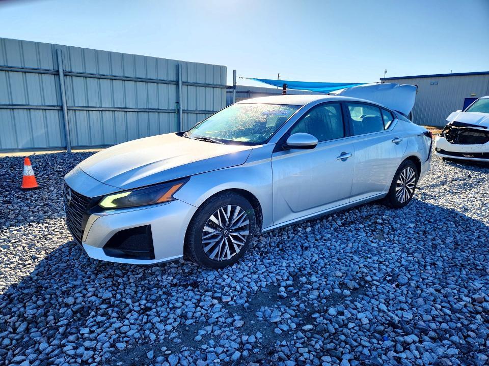 2023 Nissan Altima sv