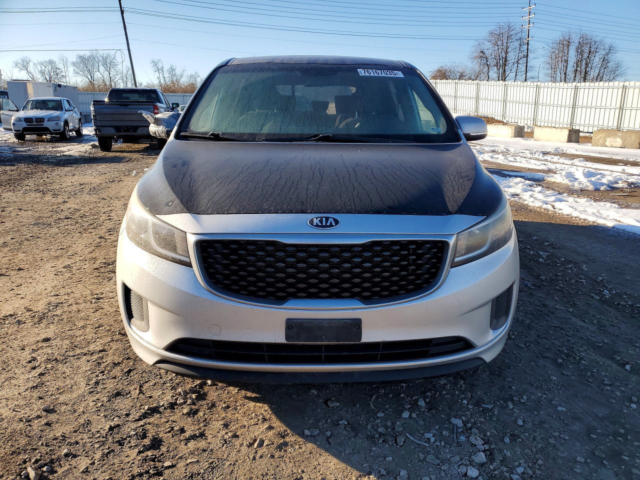 2015 KIA Sedona l
