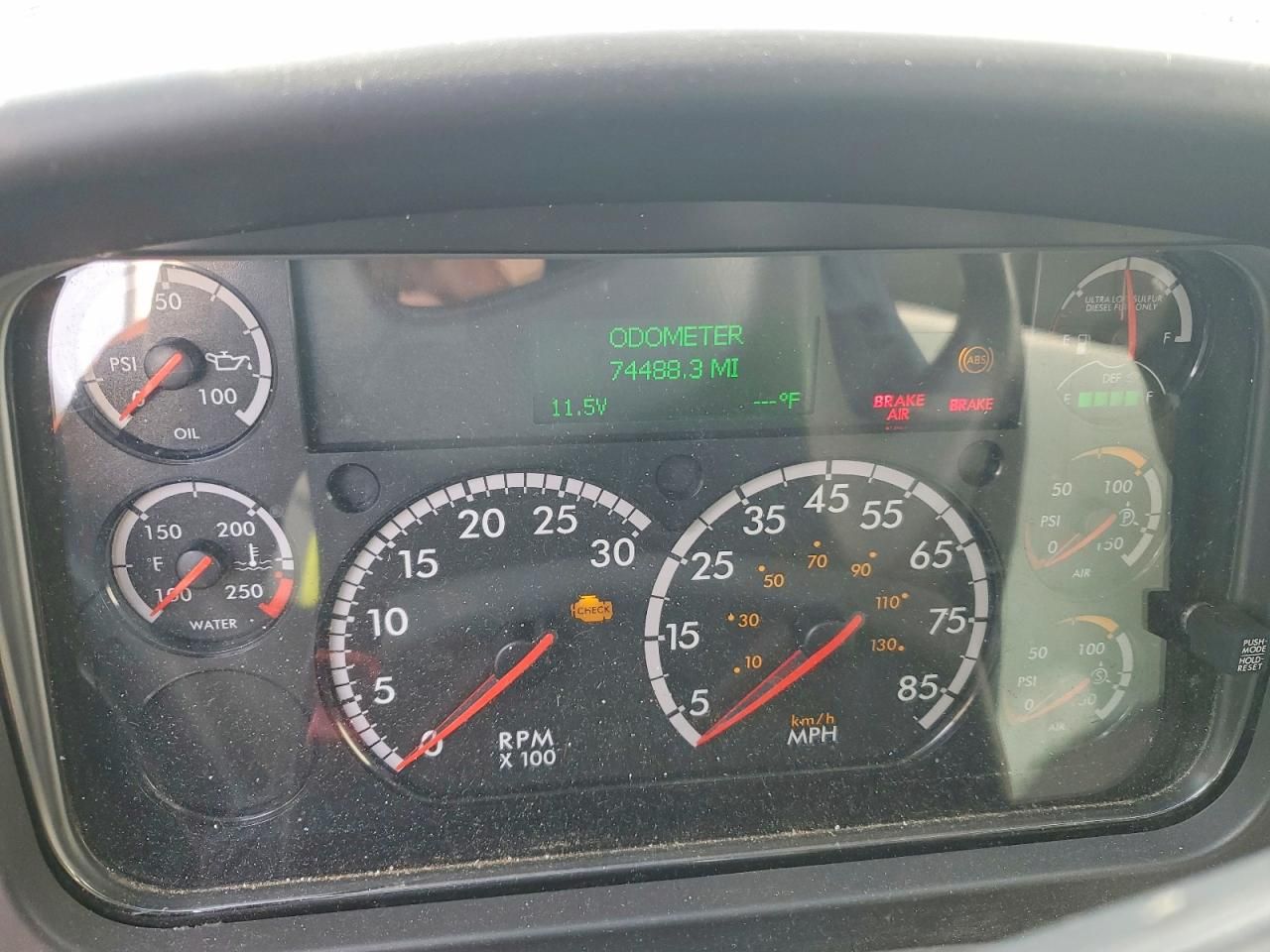 2022 Freightliner M2 106 MED