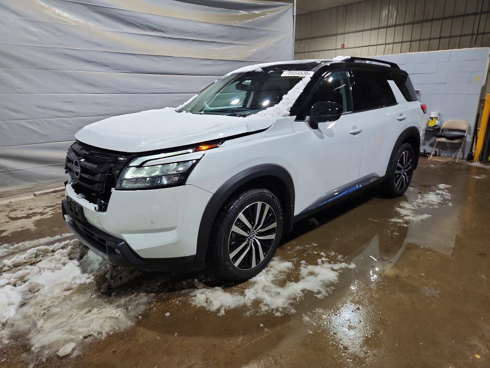 2025 Nissan Pathfinder Platinum