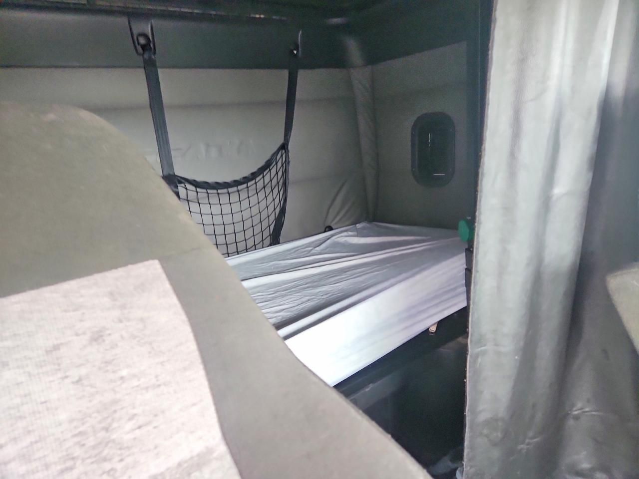 2021 Freightliner Cascadia 126