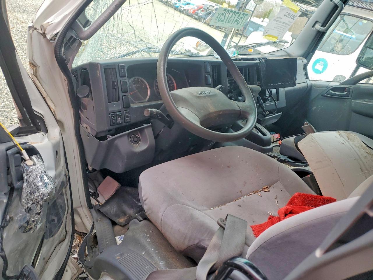 2020 Isuzu NQR BOX Truck