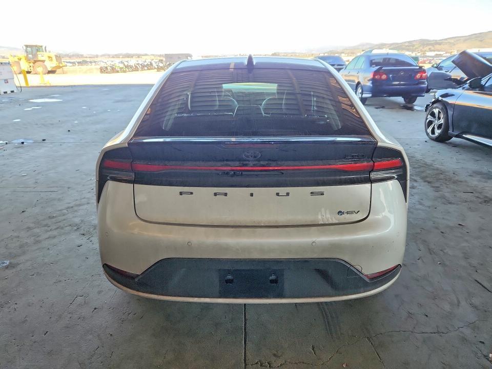 2026 Toyota Prius le