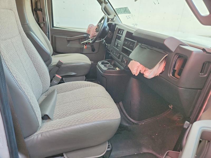 2021 Chevrolet Express BOX Truck