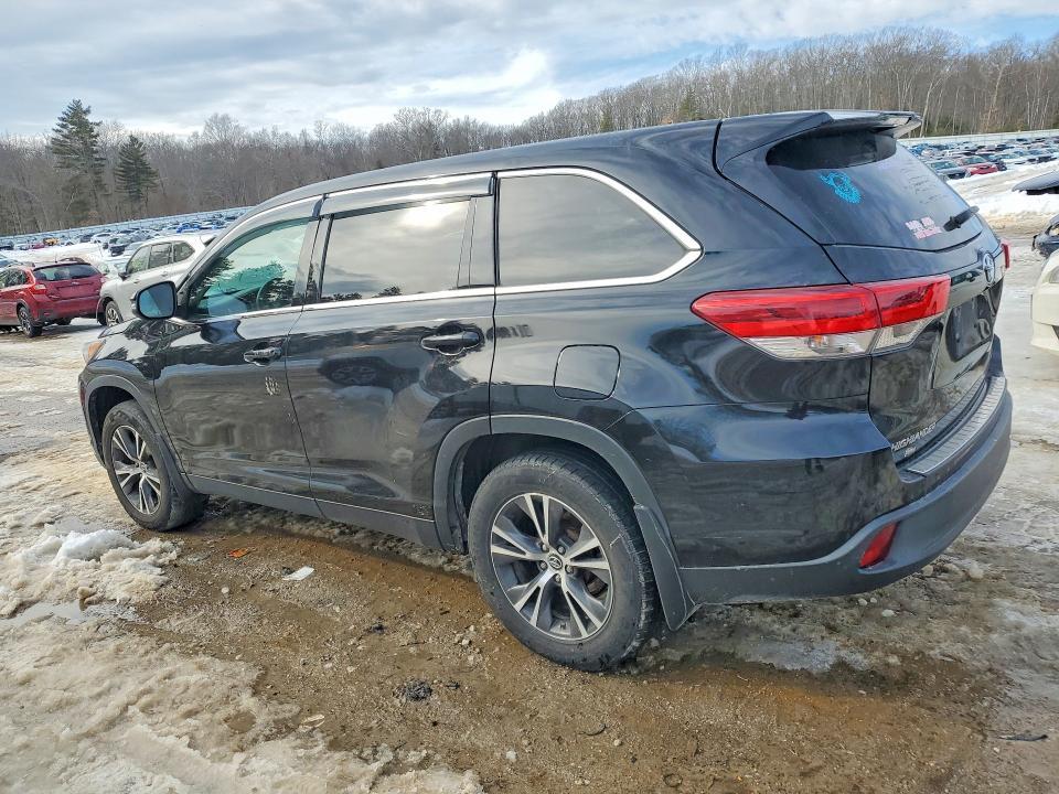 2019 Toyota Highlander le