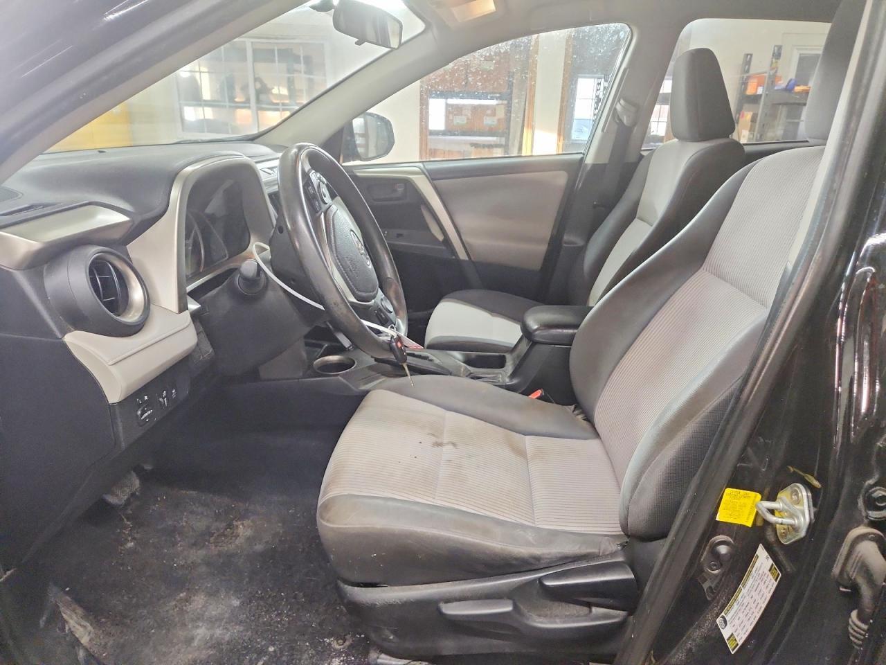 2014 Toyota Rav4 le