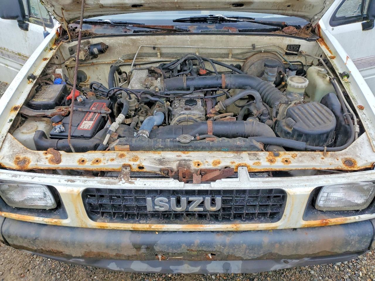 1990 Isuzu Conventional Space cab
