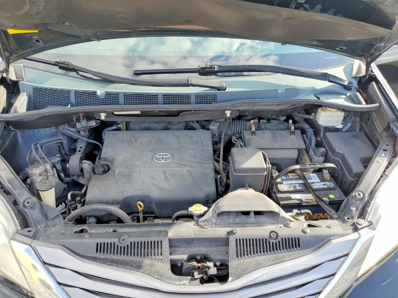 2013 Toyota Sienna xle 7-passenger