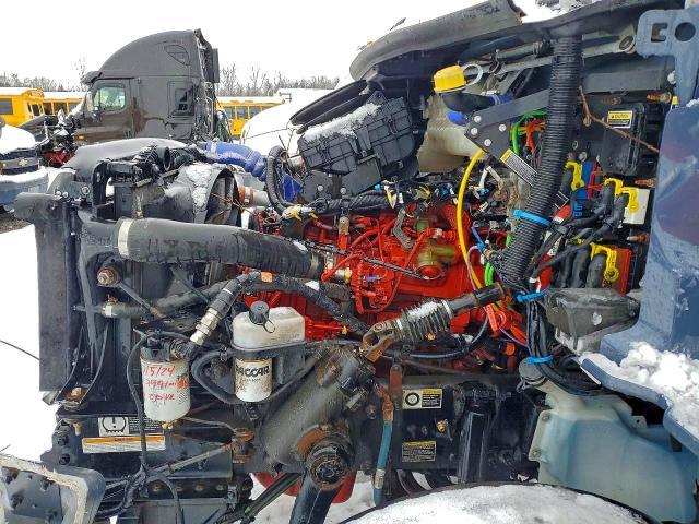 2022 Peterbilt Tractor 536 BOX Truck