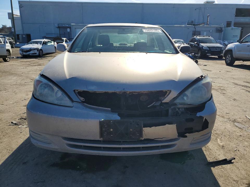 2004 Toyota Camry le