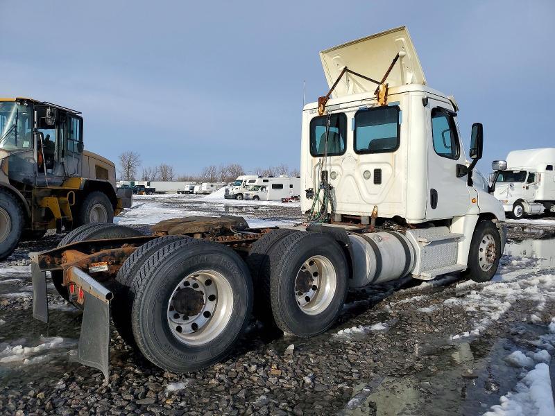 2016 Freightliner Cascadia 125 Semi Truck