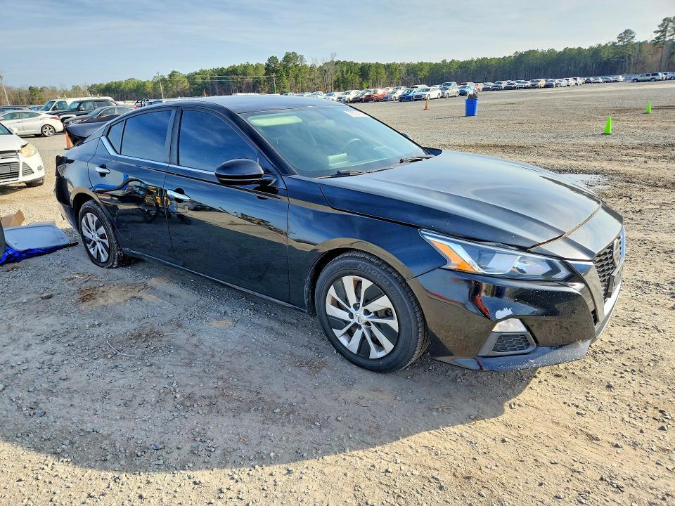 2019 Nissan Altima s