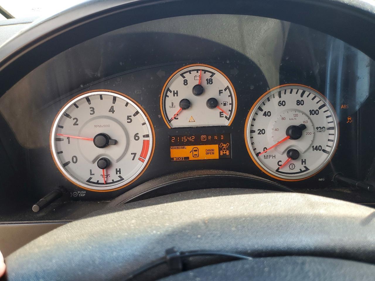 2013 Nissan Titan SV