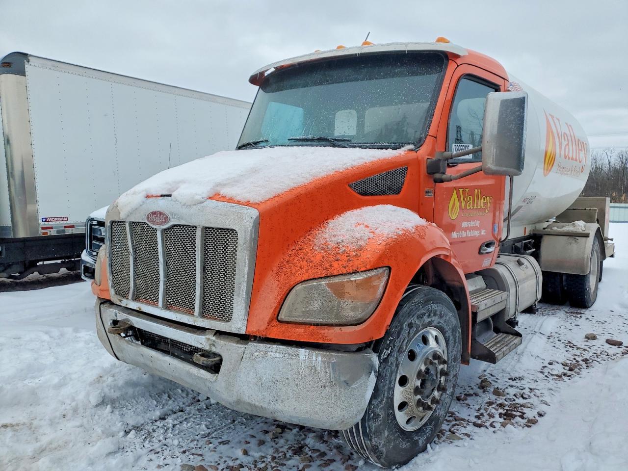 2023 Peterbilt 537
