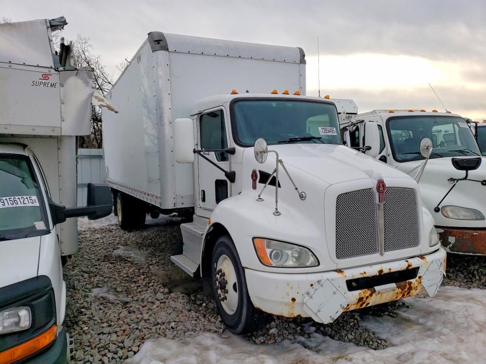 2013 Kenworth T370 box Truck