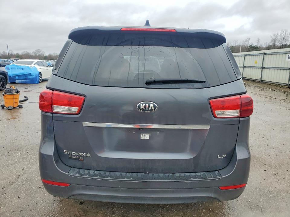 2016 KIA Sedona lx