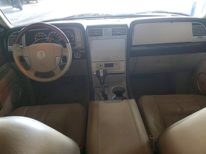 2005 Lincoln Townhouse Navigator
