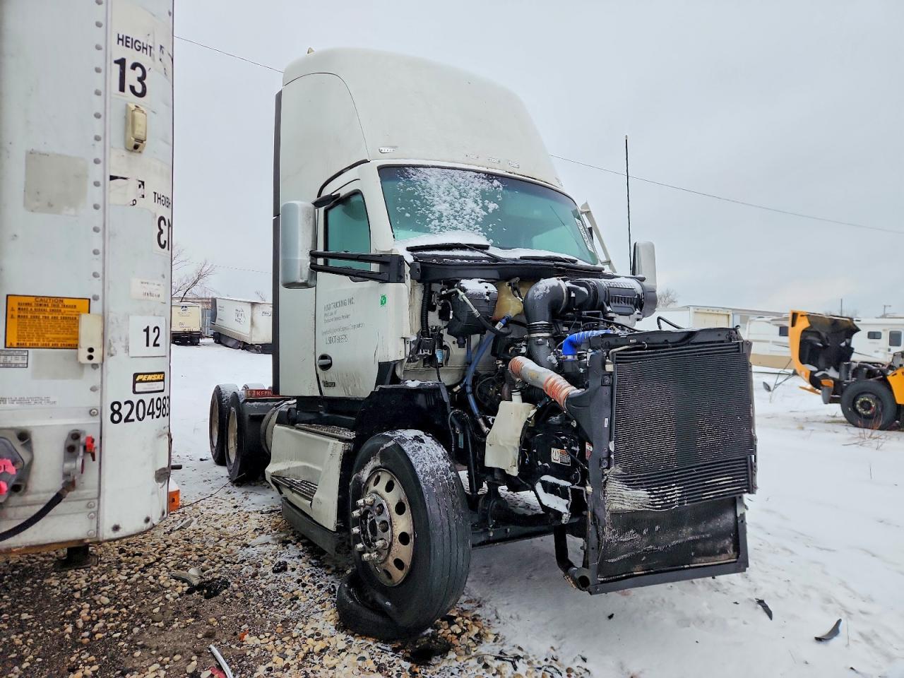2023 Kenworth T680 Semi Truck