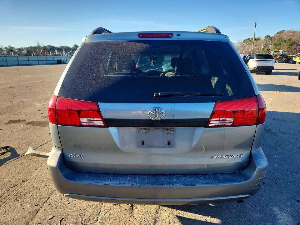 2005 Toyota Sienna ce