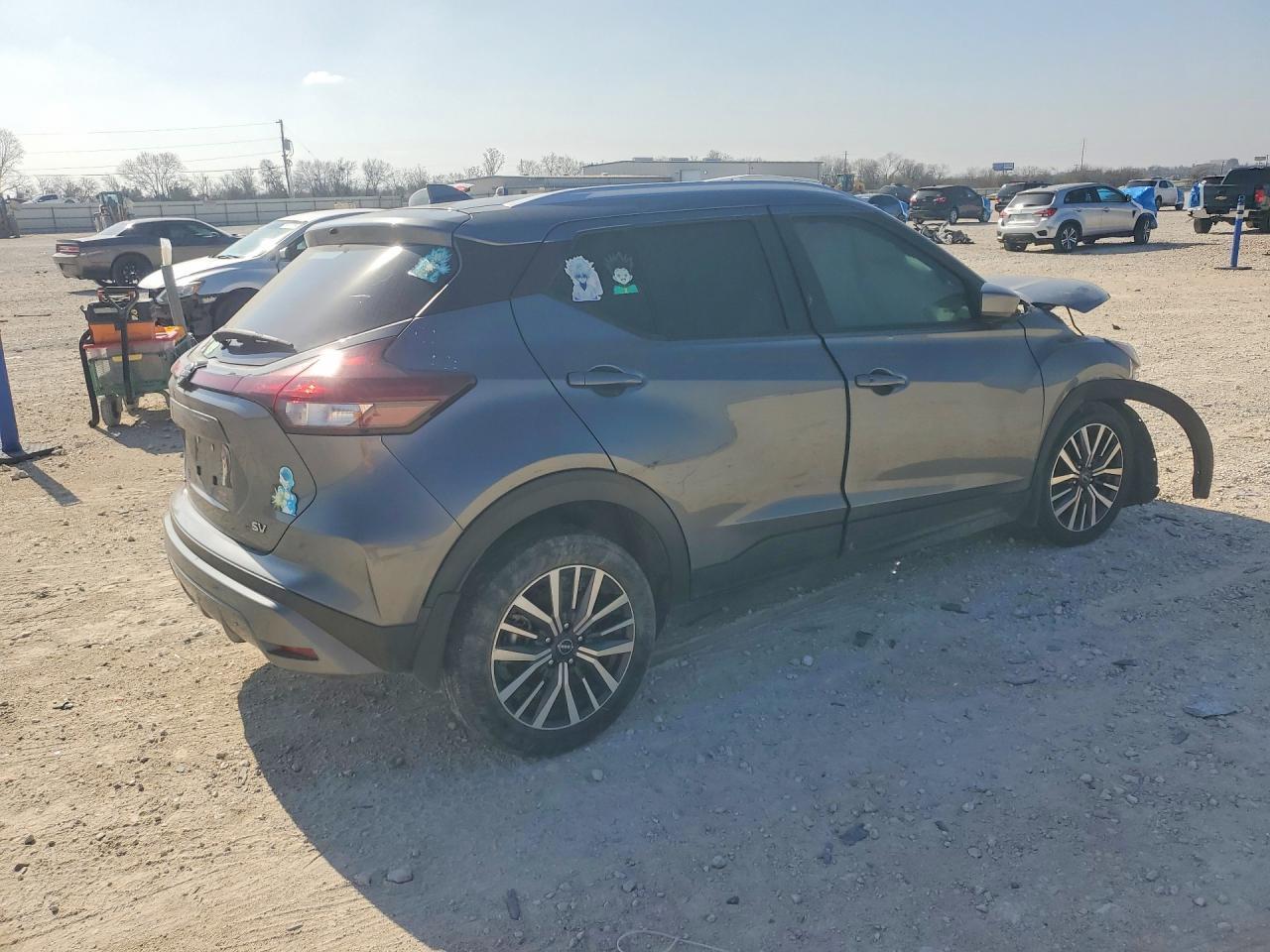 2024 Nissan Kicks sv