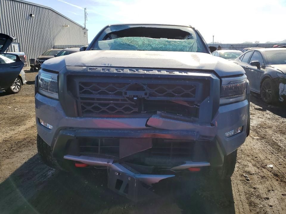 2023 Nissan Frontier s