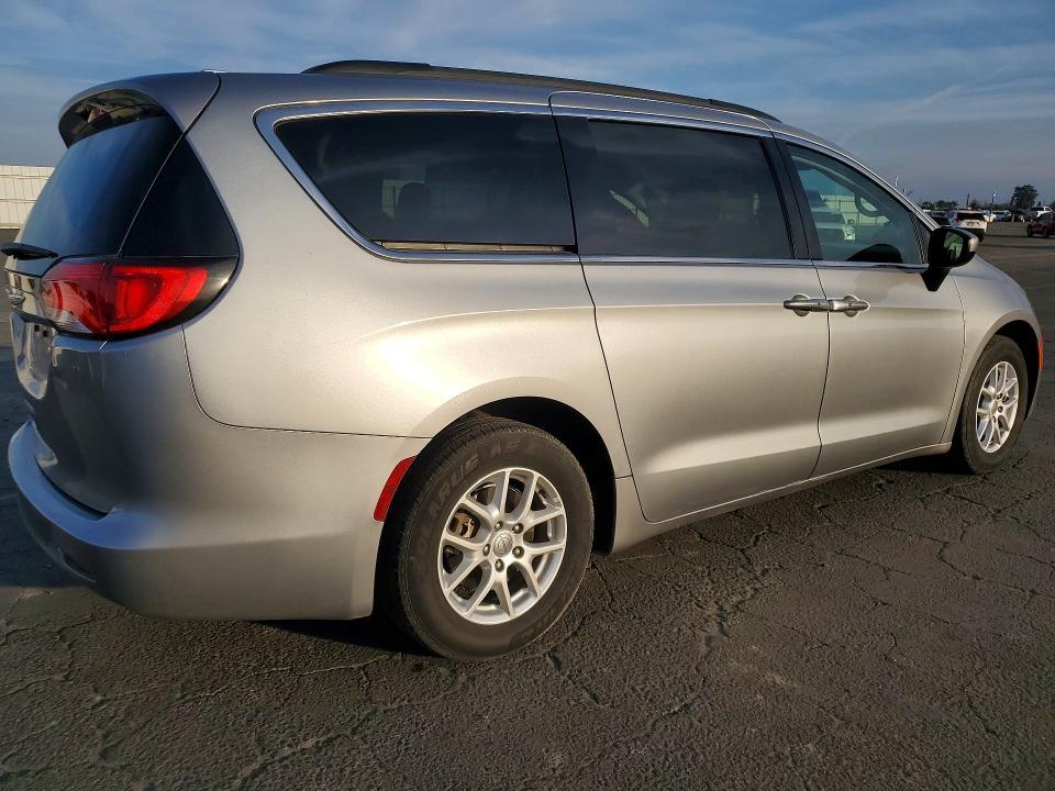 2020 Chrysler Voyager lxi