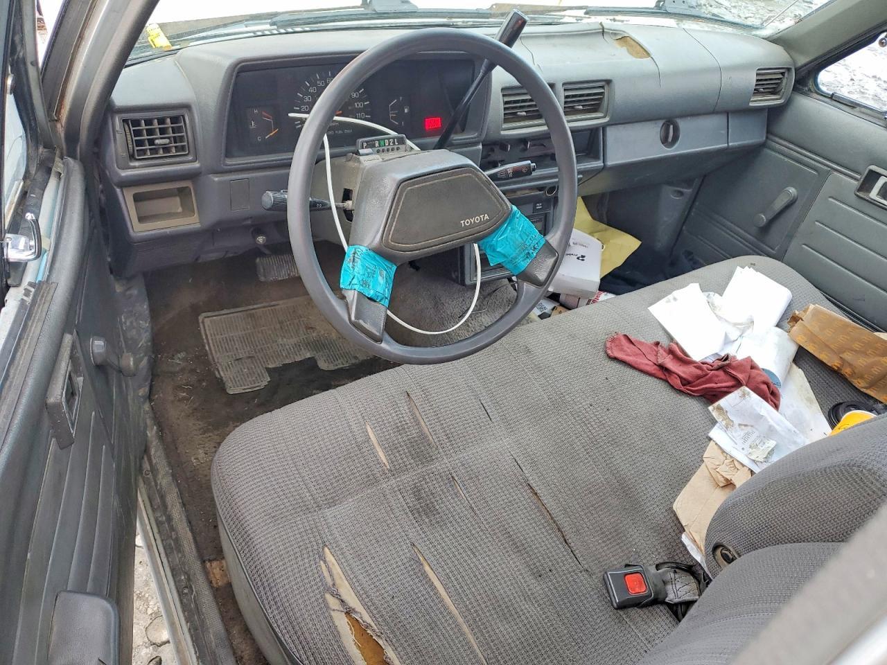 1987 Toyota Pickup Deluxe