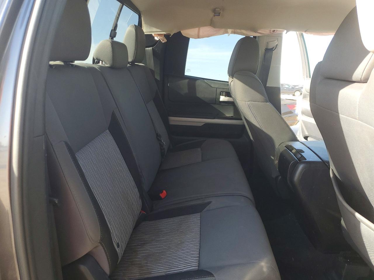 2015 Toyota Tundra SR5