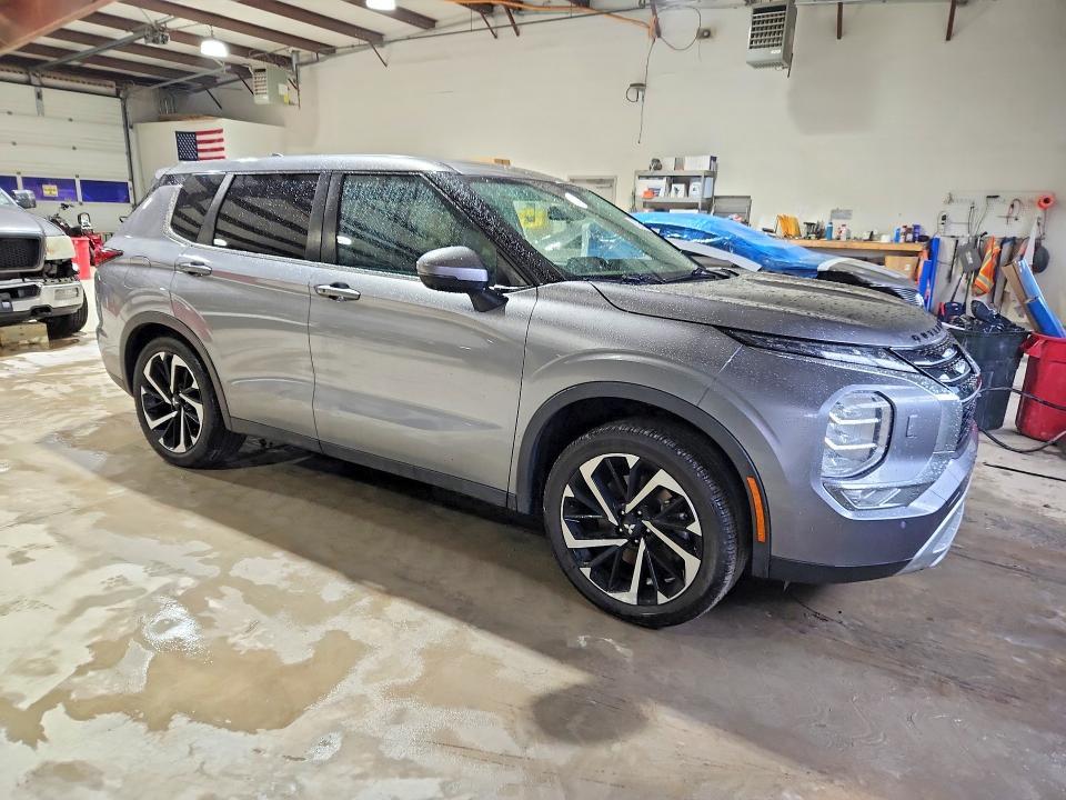 2022 Mitsubishi Outlander se