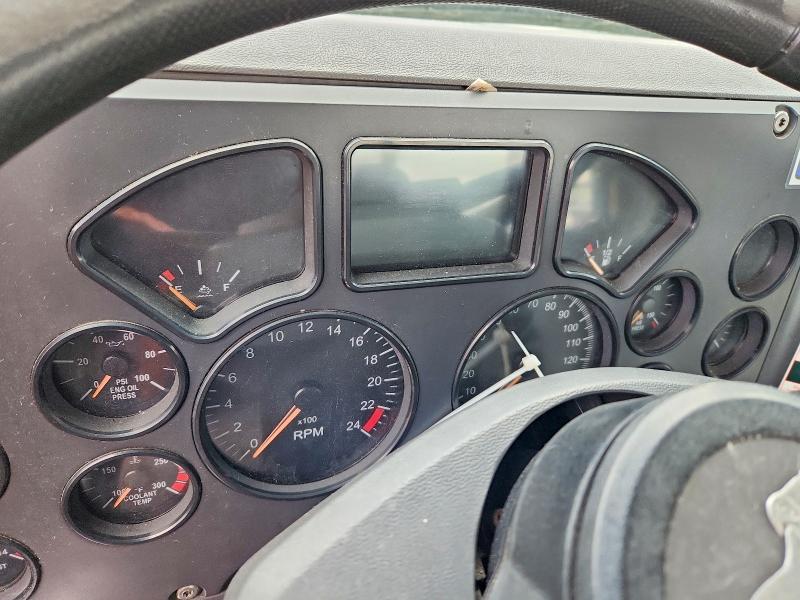 2016 Mack CXU613 Semi Truck