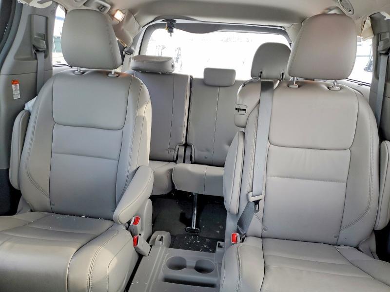 2015 Toyota Sienna xle