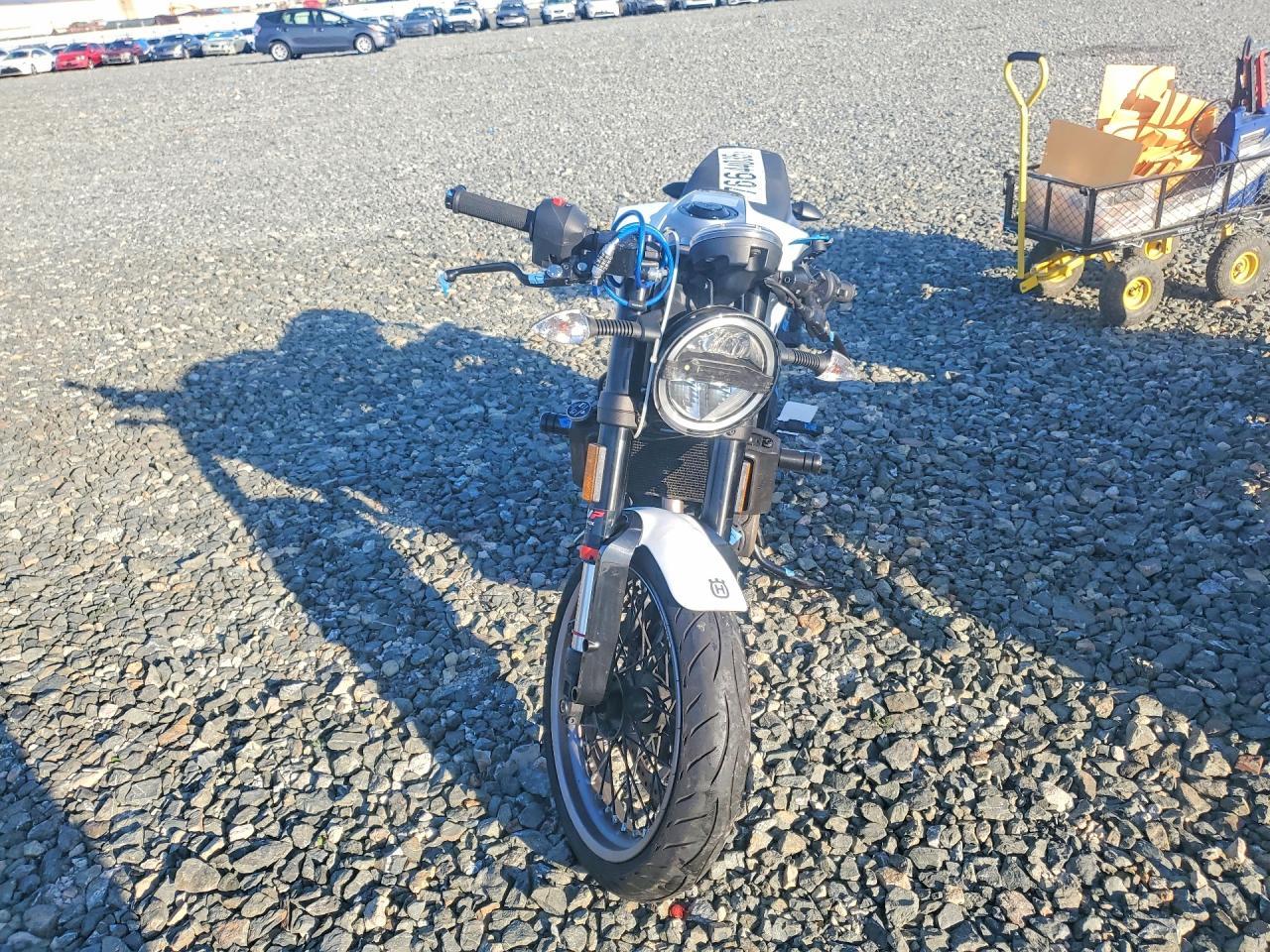 2023 Husqvarna Vitpilen 401/SVARTPILEN 401