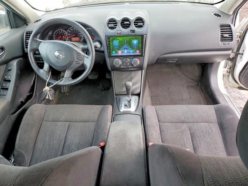 2012 Niss Altima Base