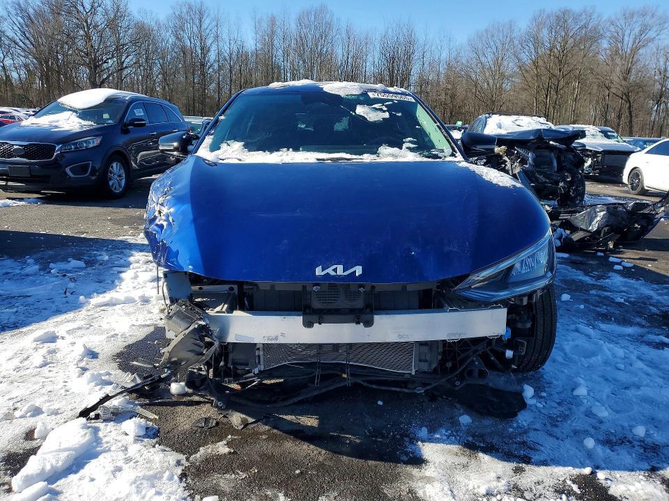 2023 KIA EV6 Light
