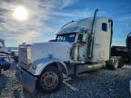 2001 Freigliner 2001 Freightliner FLD132 Semi Truck