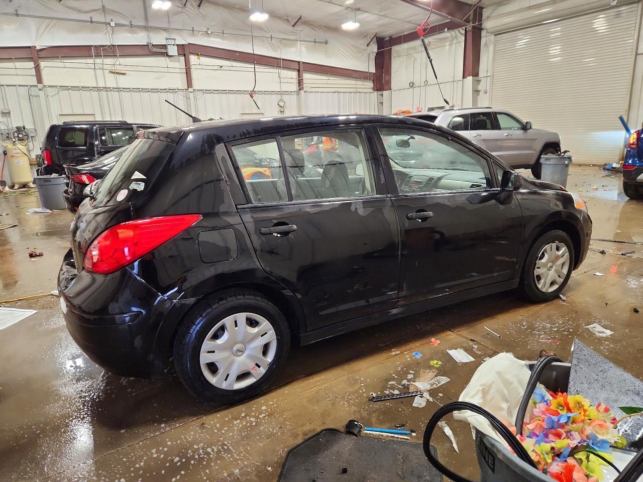 2011 Nissan Versa s