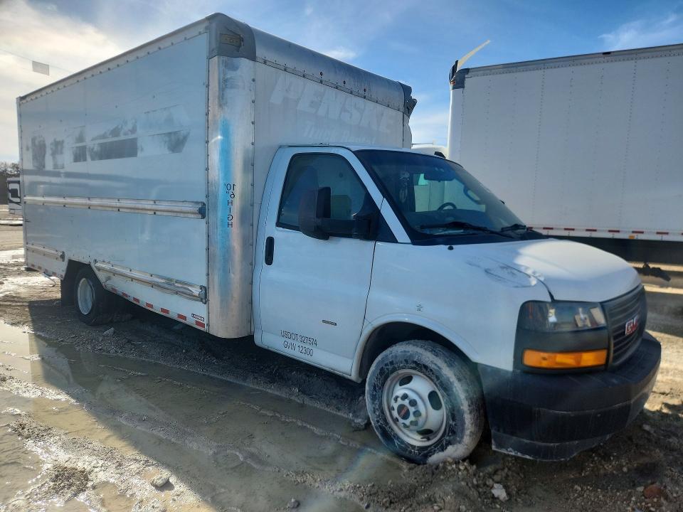 2023 GMC Savana Cut-box Truck