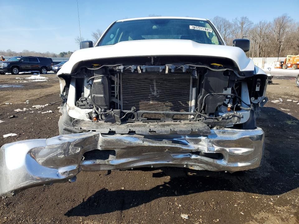 2024 Dodge Ram 1500 Classic slt