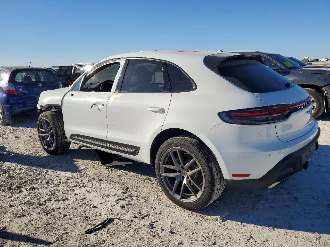 2025 Porsche Macan Base