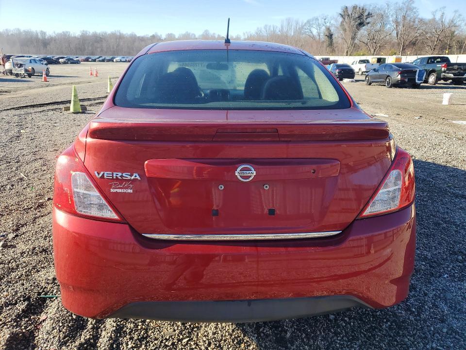 2018 Niss Versa s