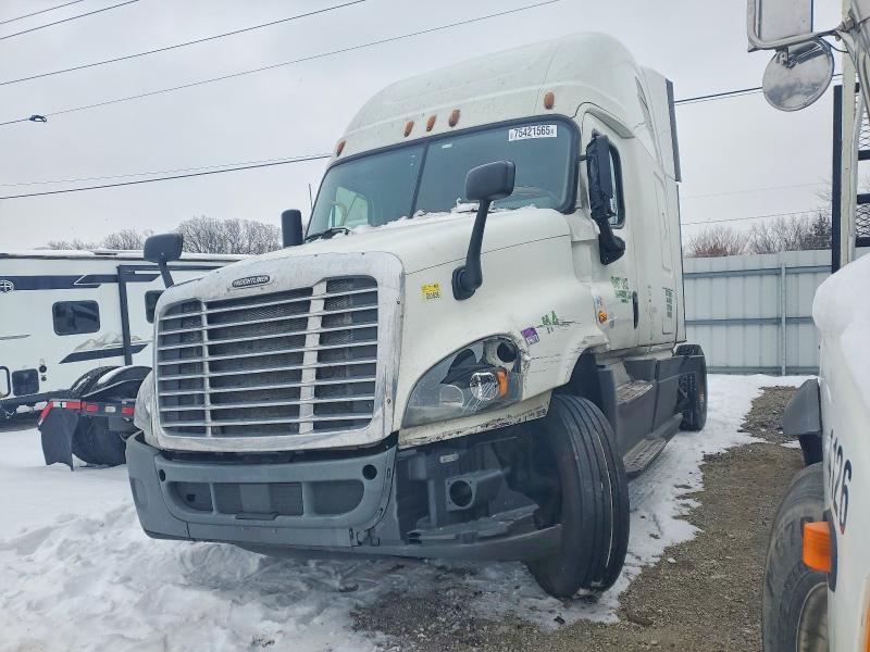 2016 Freigliner 2016 Freightliner Cascadia 125 Semi Truck