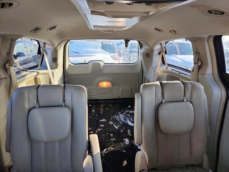 2014 Chrysler Town & Country Touring l
