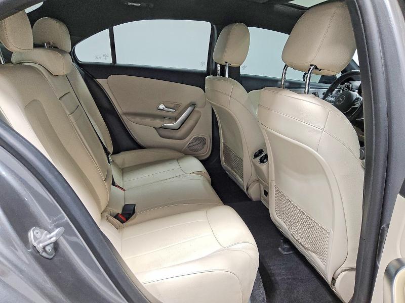 2021 Mercedes-Benz A 220