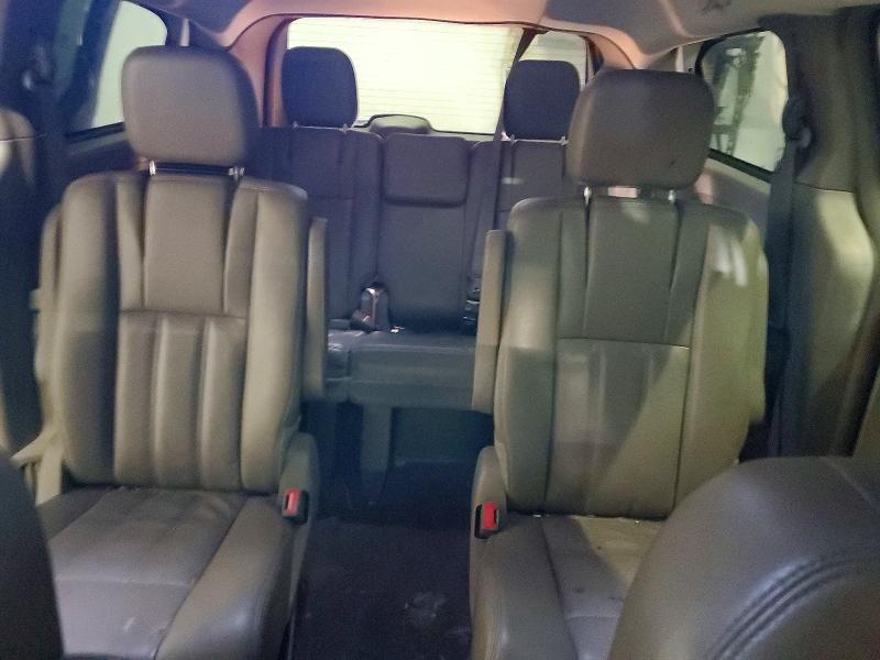 2013 Chrysler Town & Country Touring