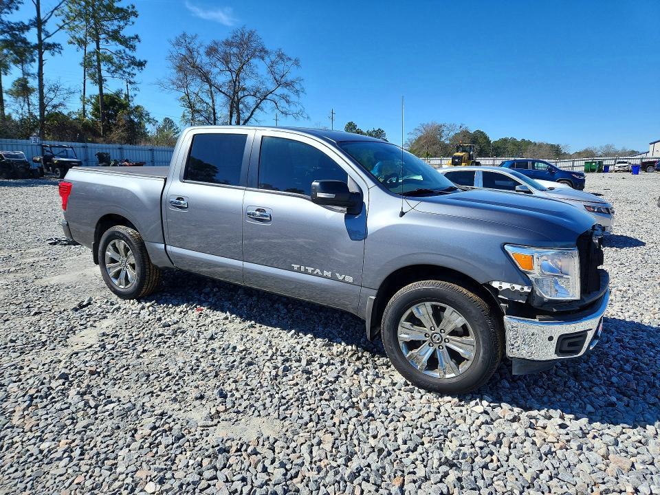 2018 Nissan Titan SV