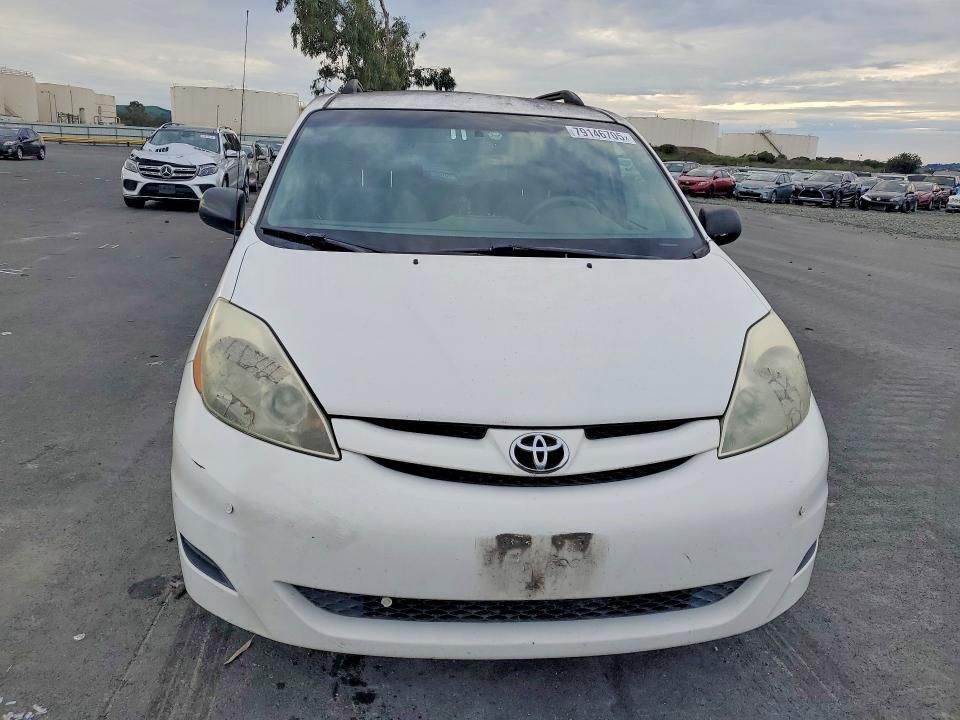 2006 Toyota Sienna le 7 Passenger