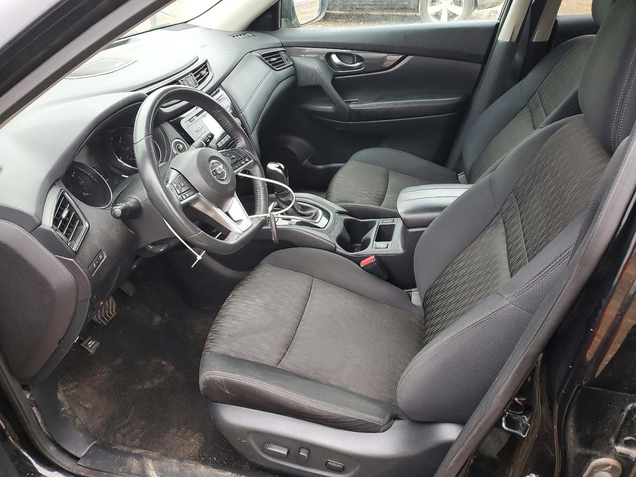 2017 Nissan Rogue sv